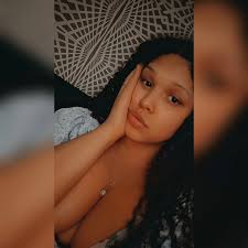 🤭🫣 . . . . . . . . . . .  #2025#browngirl#minneapolis#curls#coils#spring#happiness