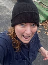 Holly Olds's Instagram, Twitter & Facebook