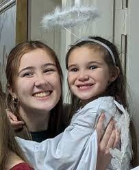 Melissa Seward's Instagram, Twitter & Facebook