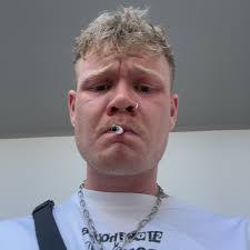 Bruce Gee's Instagram, Twitter & Facebook