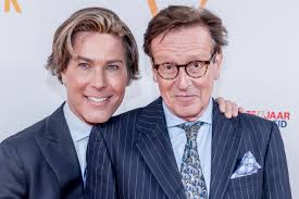 Maar dat het hoogstwaarschijnlijk weer aan is tussen de twee kunnen we wel. Heeft Rogier Smit Een Nieuwe Liefde