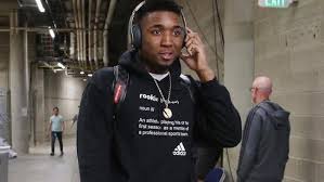 Donovan mitchell ne rate décidément jamais une occasion pour se moquer gentiment de ben simmons, finalement nommé roy cette nuit. Ben Simmons Vs Donovan Mitchell The Unlikely Rivalry The Runner Sports