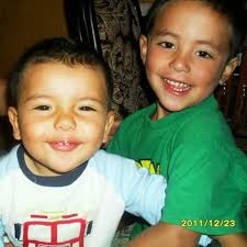 IvÁn :) على X: "Eduardo bonvallet estos dos son mis hijos son precioso el  otro partió hace 13 años pero esta en mi corazón Matias...  http://t.co/R8Fp5cifcz"