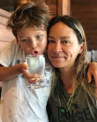 Carrie Mackie's Instagram, Twitter & Facebook