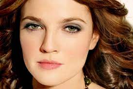 Best Hair Color For Green Eyes With Different Skin Tones