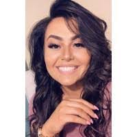 Shanna Caron's Instagram, Twitter & Facebook