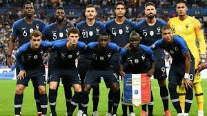 Le symbole de l'équipe de france est le coq gaulois aux couleurs du drapeau français : Equipe De France Les Nouveaux Numeros Des Joueurs Devoiles Mbappe Garde Bien Le 10