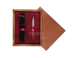 However, the wood itself, like most woods, is not uniformly the same color and is not recognized as a color by most. Parker Jotter Kensington Red Chrome Colour Trim Ballpoint Pen Single Wooden Box Mahogany Single Maroon Single Wooden Box Mahogany Single Maroon 1953187 M1b