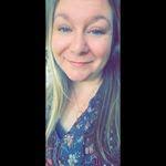 Melissa Bolick's Instagram, Twitter & Facebook