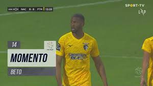 De ser un desconocido que vendía hamburguesas para ayudar a su madre, el guineano beto, futbolista de 21 años de la tercera división. Papu Gomez Goals Skills Videos Ceroacero Es