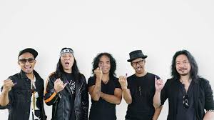 *tweet semua tentang #slank disertai mention @soal_slank* @slankdotcom bim2x @fishgod @topengmonyet @ridhohafiedz @abdeenegara. Unik Album Terbaru Slank Direkam Sendiri Sendiri Showbiz Liputan6 Com