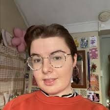 Louisa Hall Graphic Designer