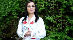 Oricum ar fi și oricum ar arata un om nu are nimeni dreptul să judece!, a scris carmen de la salciua pe contul ei de instagram acum ceva timp. Carmen De La Salciua From Romania Popnable