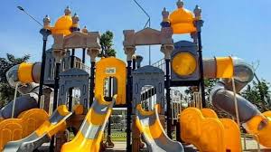 Coban talun adalah salah satu destinasi wisata di kota batu, jawa timur. Harga Tiket Masuk Blitar Park Jam Buka Dan Lokasi Banyak Spot Foto Unik Wahana Permainan Seru Tribun Jatim