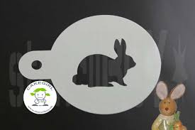 Zum osterhasen basteln mit klopapierrollen habe ich verwendet, was ich gerade im fertigen sie die schablonen für ihre lustigen osterhasen an. Osterhase 1 Cappuccino Schablone Coffee Stencil Streuschablone Stencilboy De Die Dresdner Schablonenmanufaktur