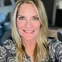 Tami Oswald's Instagram, Twitter & Facebook