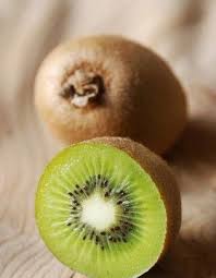 Poelee De Poulet Aux Kiwis Pour 4 Personnes Recettes Elle A Table Recette Poelee De Poulet Recettes De Cuisine Photos De Fruits Et Legumes