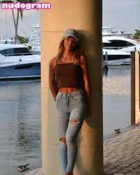 Ava Majury  Passes  ava.majury Vuotaneet alastonkuvat OnlyFans-kuva 22 -  Nudogram v2.1