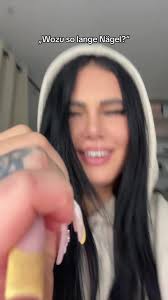 Peter's Umfrage: Wozu lange Nägel?