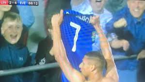 Bekijk een collectie van everton v wolverhampton wanderers foto's en redactionele stockafbeeldingen. Liverpool Fans Mock Everton After Richarlison S Embarrassing Celebration Against Lincoln Metro News