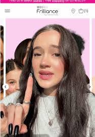 Fiona Berg's Instagram, Twitter & Facebook