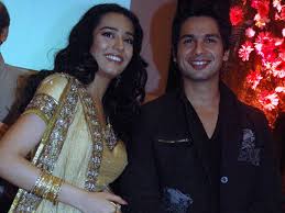 Vivah film directed by sooraj r. Press Conference Of Vivah Photo Of Amrita Rao Shahid Kapoor From The Press Conference Of Vivah Images Bollywood Hungama