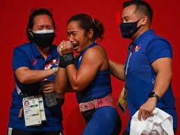 Hidilyn diaz is expected to pocket a cash windfall of more than p35 million for her historic gold medal performance in the women's 55kg weightlifting competition at the tokyo olympics. Gzu2ud3drtxo2m