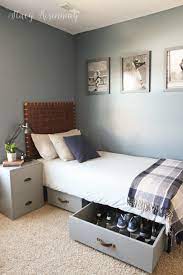 I bought a new latex bed, and seeing as it doesn't need a boxspring, i decided this would be a great opportunity to get some under bed storage without having stuff on the floor.this is a king size bed, which is the same as 2 twin extra longs, so tha… Under Bed Storage Drawers Stacy Risenmay