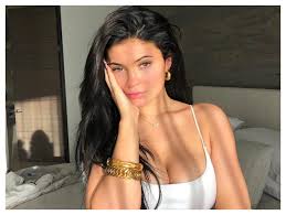What's it like to go from being unattractive to gorgeous? Life Is Plastic Its Fantastic Fans Accuse Kylie Jenner Of Plastic Surgery After Her Latest Nude Picture On Instagram