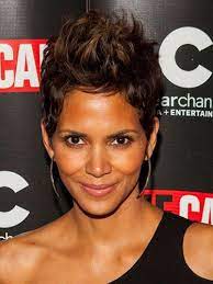 87 Cute Short Hairstyles And How To Pull Them Off Short Hair Styles Thick Hair Styles Hairstyles For Oval Face