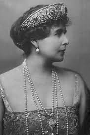 Thestandrewknot Queen Marie Of Romania Wearing The Vladimir Sapphire Kokoshnik Tiara Cartier 1909 Tiara Tiaras Joyeria