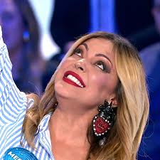 Merche emociona en Pasapalabra cantando 'Eras tú' para celebrar sus 22 años  en la música