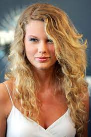 Yes, taylor was born with naturally dirty blonde hair. Taylor Swift Hairstyles Taylor Swift S Curly Straight Short Long Hair