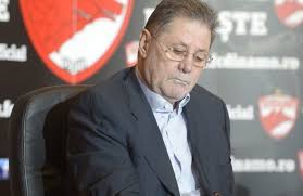 He was born in târgoviște and debuted in divizia a with dinamo bucurești in 1966. Cornel Dinu IncÄƒ Un Atac La Adresa Lui Cortacero Iesi AfarÄƒ Nu IÅ£i E Rusine Ce Ai FÄƒcut Cu Echipa Asta