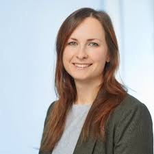 Lisa Dahms's Instagram, Twitter & Facebook