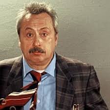 Wolfgang Stumph im Interview: "In den Rückspiegel schauen und gleichzeitig  vorwärts fahren wollen – das ist irgendwie typisch deutsch." - Planet  Interview