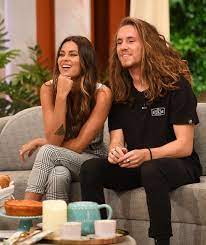 Carolina loureiro, atriz portuguesa da sic, e vitor kley, cantor brasileiro, mantêm um romance há sensivelmente um ano. Vitor Kley E Carolina Loureiro Falam Dos Planos Para O Casamento Holofote