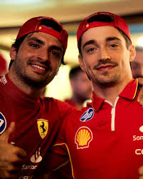 Sunday in Abu Dhabi 📸🌶️ #AbuDhabiGP ⁣⁣ ⁣⁣⁣⁣⁣⁣⁣ ⁣⁣⁣⁣⁣ ⁣⁣⁣⁣⁣⁣⁣ 📸  CarlosSainz