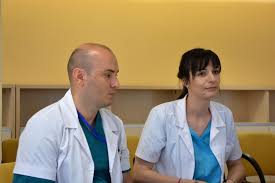 Cel mai bun chirurg toracic din romania; Doi Tineri Chirurgi Colegi De GeneraÈie Èi Cu Stagii De PregÄtire In FranÈa Vor Profesa La Compartimentul De Chirurgie ToracicÄ A Spitalului JudeÈean Suceava