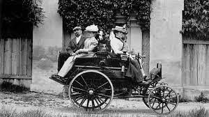 Carl benz erblickt als sohn des lokomotivführers georg benz und der dienstmagd josephine vaillant am 25. Carl Benz Mit Dem Motorwagen Hinaus In Die Welt Br Wissen