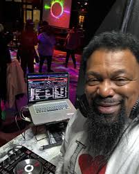 Reginald Sullivan（@datboidean1）的照片· 2024年9月9日