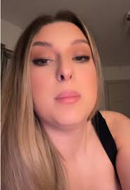 Nell Delaney (@n_d_public)