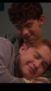 3 weeks away from each other!?? imagine how i feel waiting for HEARTSTOPPER  season 3