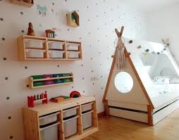 Habitacion Infantil Cama Tipi Y Trofast Ikea Habitaciones Infantiles Decorar Habitacion Ninos Decoracion Habitacion Bebe