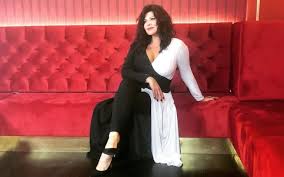Ilona csáková was born on october 1, 1970 in cheb, czechoslovakia. Pry Nechteji Tlustou Hubatou Zpevacku Ilona Csakova O Laure Duetu S Gottem I Zpivani Na Schuzich Spolku Pratel Zehu Precetli Jsme Krajske Listy Cz