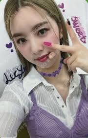 Pocamarket, woo!ah! LUCY JOY EVERLINE K-pop Photocard