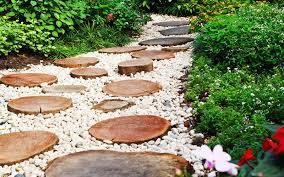 15 Garden Path Ideas With Stepping Stones Garden Lovers Club Garden Stepping Stones Stone Garden Paths Garden Paths