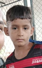 Menino de 8 anos morre afogado após cair em bueiro de estação de tratamento  abandonada no Acre