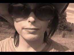 Melissa Swingle's Instagram, Twitter & Facebook