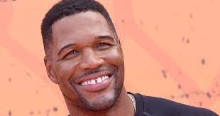 I see that your teeth are still the same, degeneres joked. Michael Strahan Saying Goodbye To His Famous Gap Teeth Popsugar Beauty